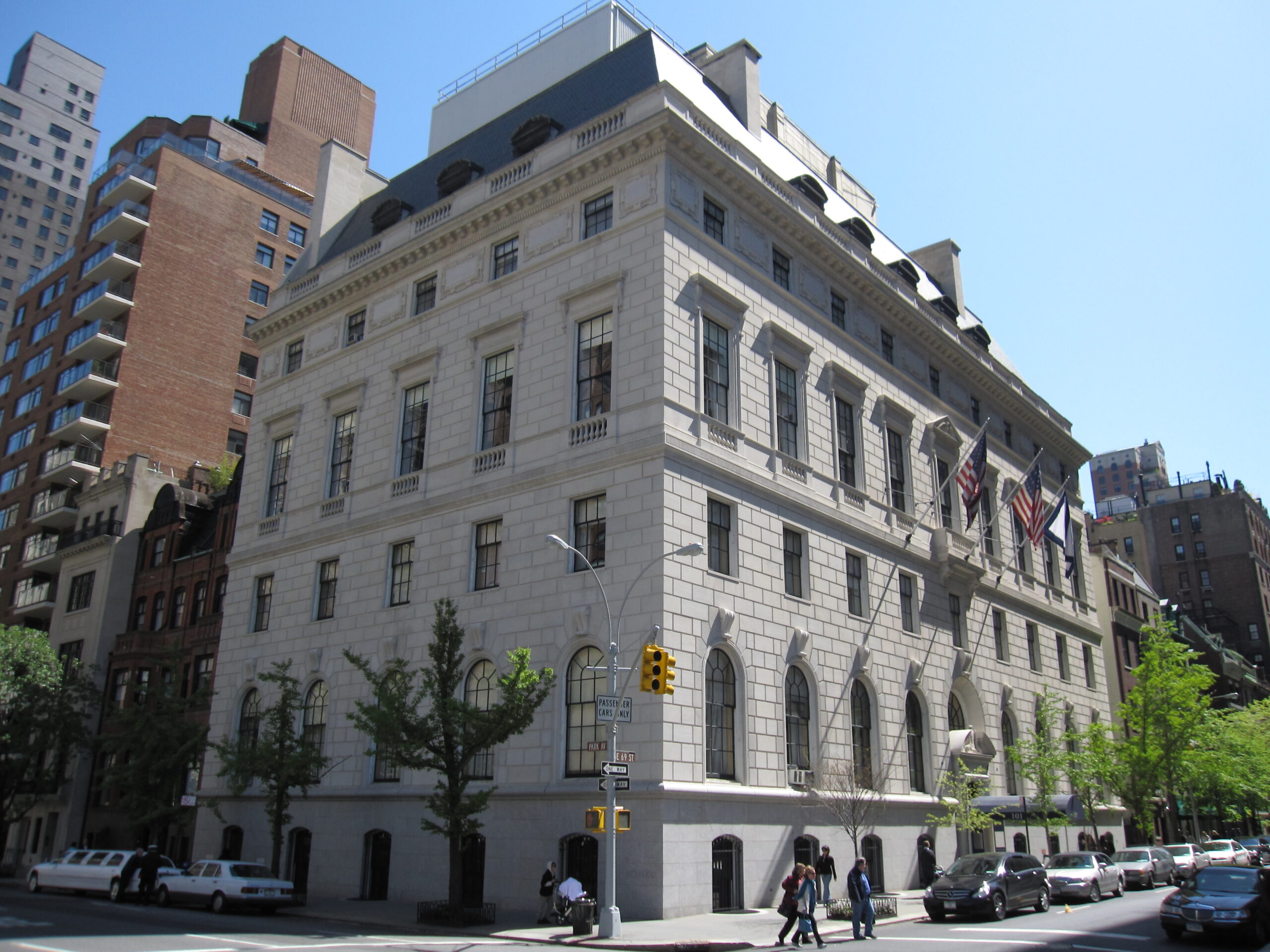 Exterior view of the Union Club in New York, where John D. Rockefeller Jr. hosted a 1940 dinner to promote Alcoholics Anonymous.